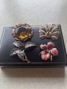 Selection Vintage/Art Deco Brooches