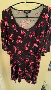 New Look Maternity Black with Pink Flowers Short Sleeve Top