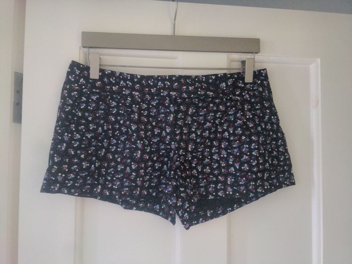 Ladies shorts