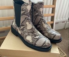 ankle boots  size 39 snake skin effect ankle boot