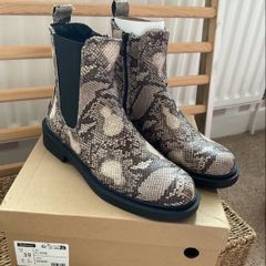 ankle boots  size 39 snake skin effect ankle boot