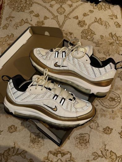 Nike Air Max 98 Hyperlocal AJ6302-100