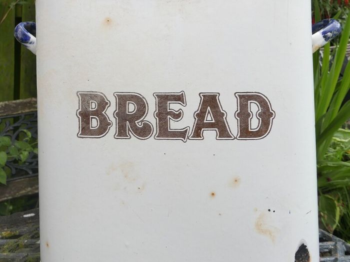 Vintage Prince & Wares White Enamel Porcelain Bread Metal Tin Box