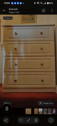 Chest of drawers