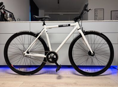 FIXIE Inc. Floater Single Speed Bike (Like New)