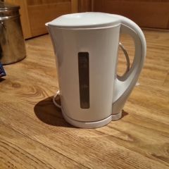 White electric kettle