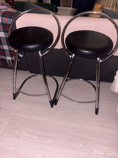 kitchen island and two stools