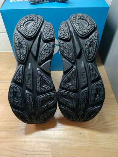 Hoka One One Bondi 8 Caged Stealth/Tech