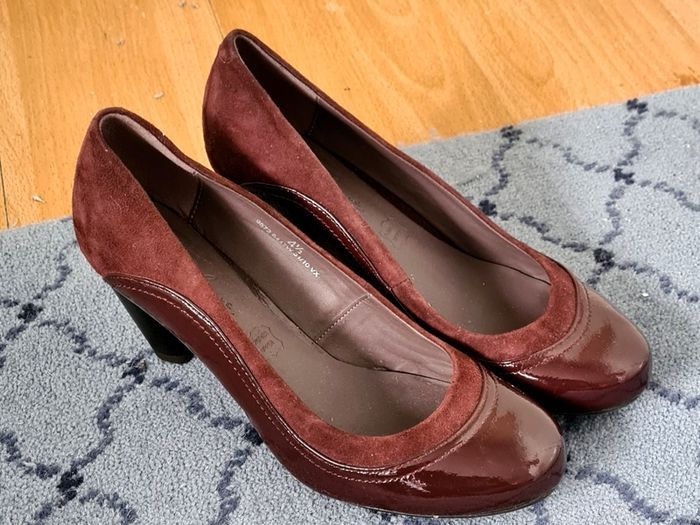 Marks and Spencer Wine Footglove wider feet leather court shoes size UK 4.5