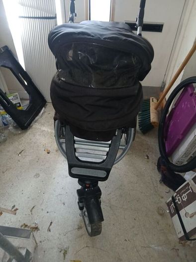 3-wheel all-terrain pushchair