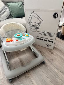 Easy up baby walker