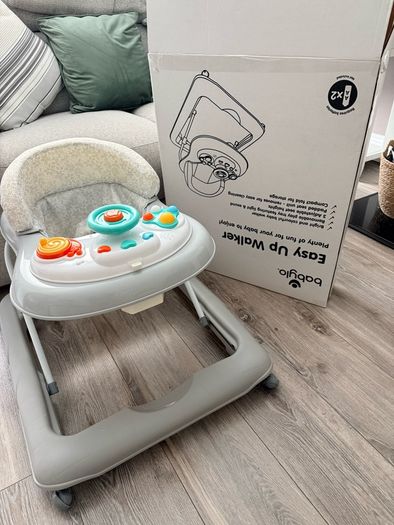 Easy up baby walker