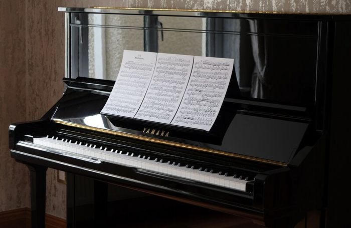 Yamaha YU3 - Grand Piano Sound in an Upright