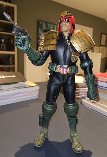 2000AD ThreeA 3A Judge Dredd 1/6 scale figure (damaged)