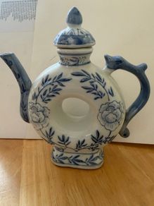 China - Ring Shape Chinese Vessal