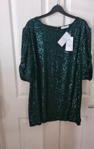 Quiz Sequin Green Top Size Uk 26 (nwt)