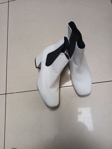 Primark  White Ankle Boots.  S.7.  New - No Tag.