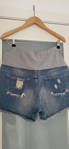 UNSIGNED Distressed denim maternity shorts Sz M (Fit 12UK)