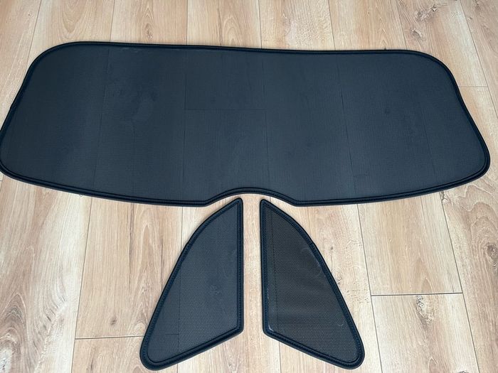 Rear window + small side windows sunshade Audi 8V