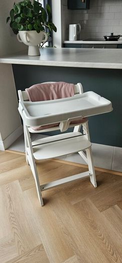 Selling Hauck Alpha Set baby highchair Great Condition!
