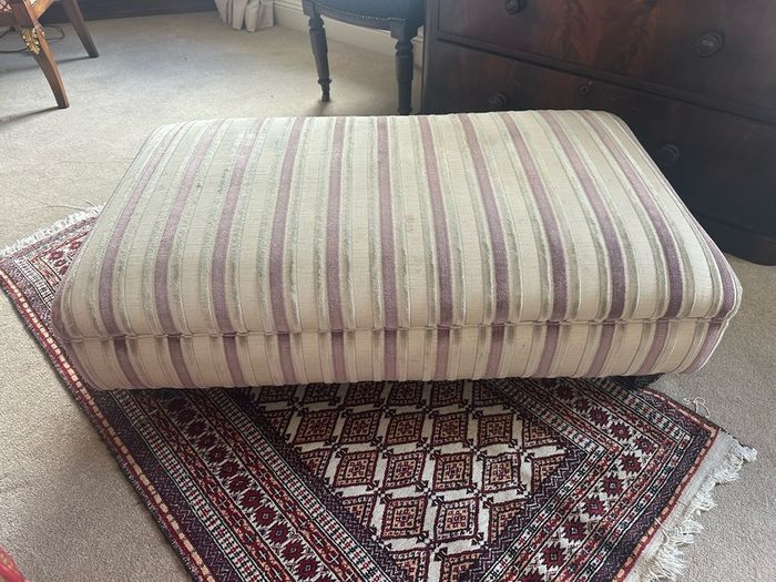 footstool /Ottoman