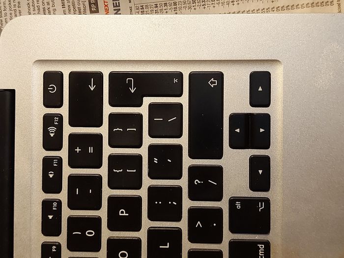 Apple MacBook Air, Model A1466, 13 inch, Needs Ram, has no Ram, excellent condition otherwise