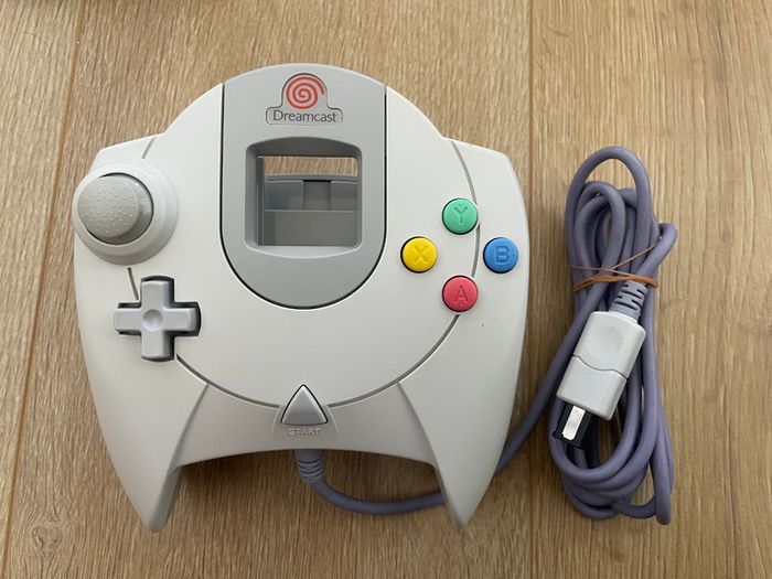 Sega Dreamcast White Boxed modded 32GB sd card, 1 controller and VMU, retro console Neo Geo, Nintendo Nes / Snes, Sega Genesis. Free Region