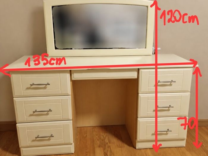 Dressing table