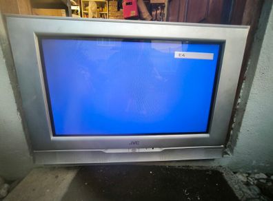 28" jvc CRT tv
