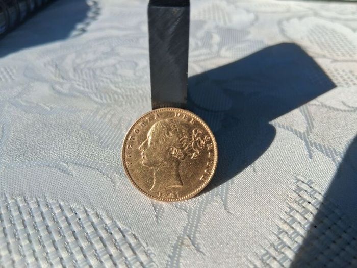 1861 22k Gold Soverign