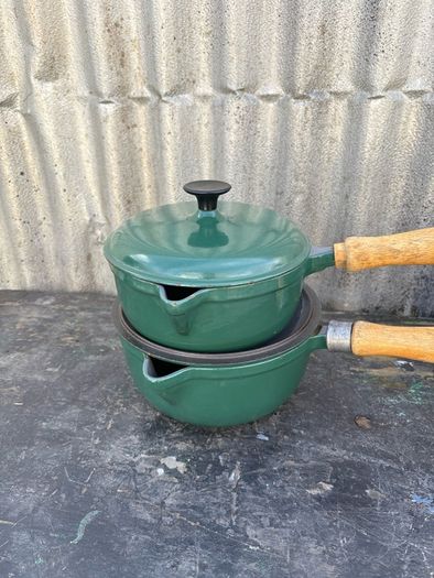 Vintage cast iron Le Creucet style saucepan set X4