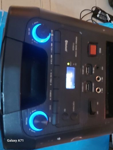 TOSHIBA Portable Sound System, Party Speaker, Bluetooth, Model TY-ASC65, everything working perfect