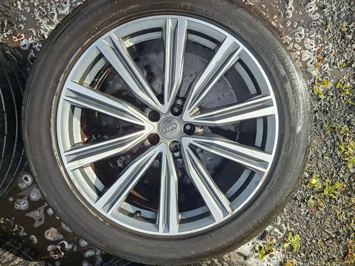 21" Genuine Audi Q8 S Line Alloys with tyres