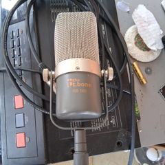 The T bone rb 500 ribbon mic