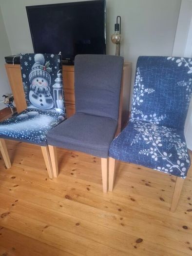 Set of 4 dining chairs
