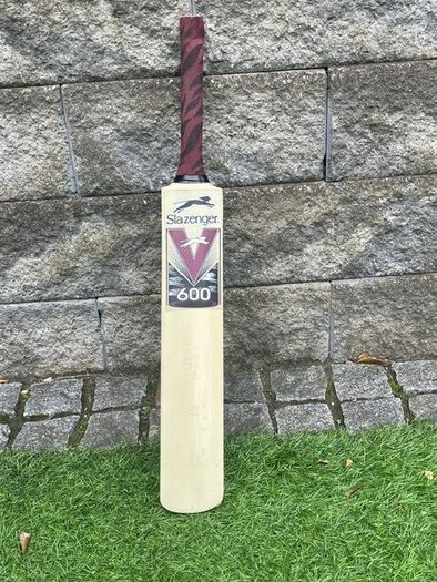 Slazenger V600 Cricket Bat