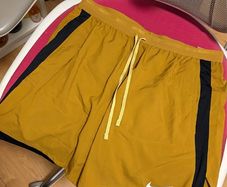 Nike Stride 5in Running Shorts SIZE M <32