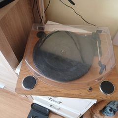 vinyl player