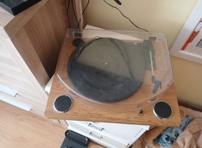 vinyl player