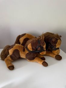 Large and small horse plush toy teddies