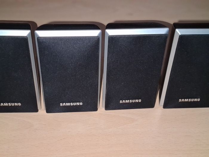 Samsung surround speakers