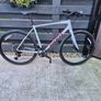 Giant Escape hybrid Bike. Image 6