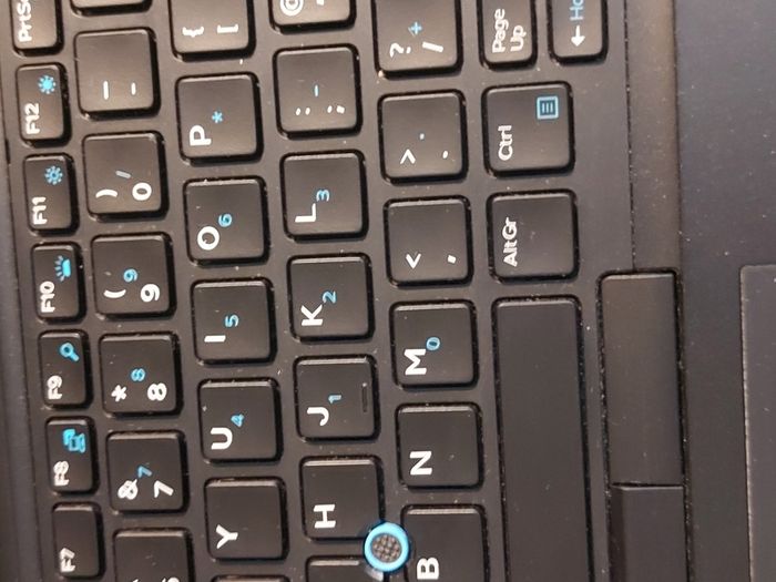 DELL Latitude 5490, Intel Core i5-7300U CPU, 2.71GHz. 8GB Ram, 256GB SSD, Windows 10 Pro, Microsoft Edge, Chrome and VLC