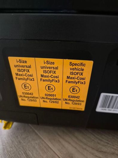 Maxi Cosi Pearl Pro 2 Car Seat and Family Fix 3 isofix base