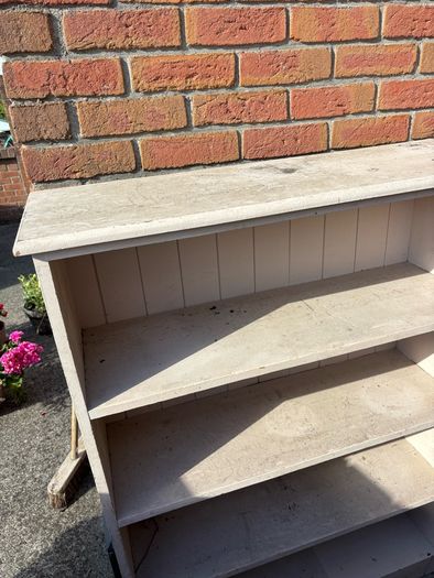 Bookcase/ Shelving unit