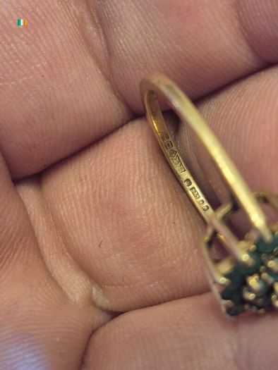 Vintage 9ct Gold starburst cluster ring