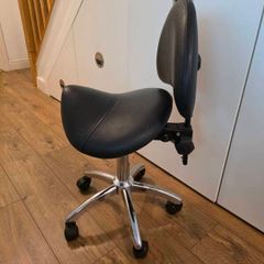 Saddle chair