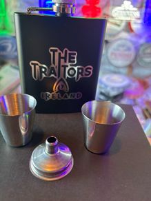 Traitors Ireland whiskey hip flask sets