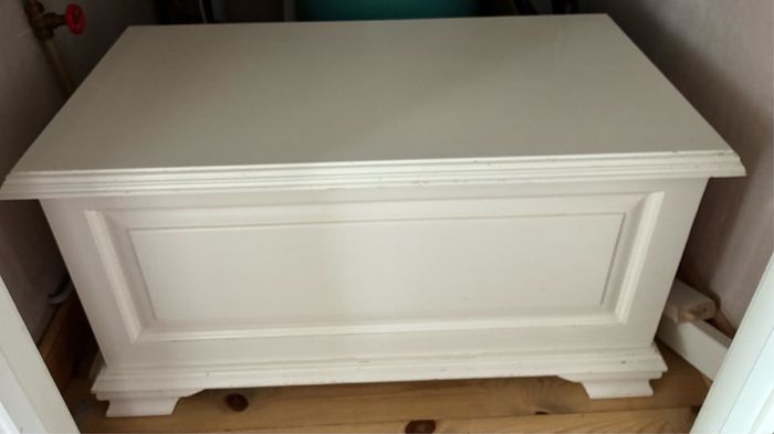 Blanket box