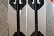 Coil spring compressor